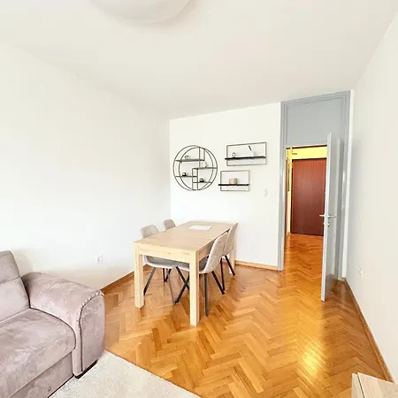 Franko'S Cozy Apartment With Garage Zagreb Exterior photo