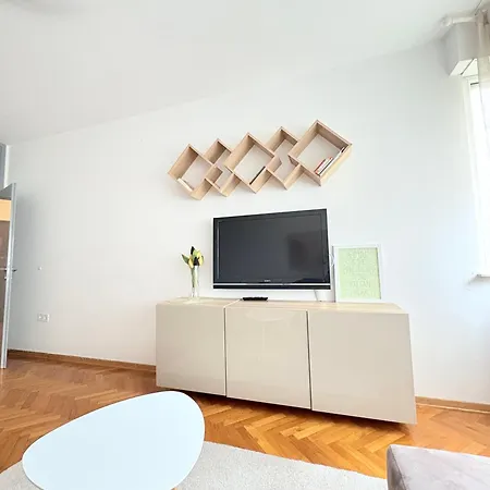 Franko'S Cozy Apartment With Garage Zagreb Exterior photo