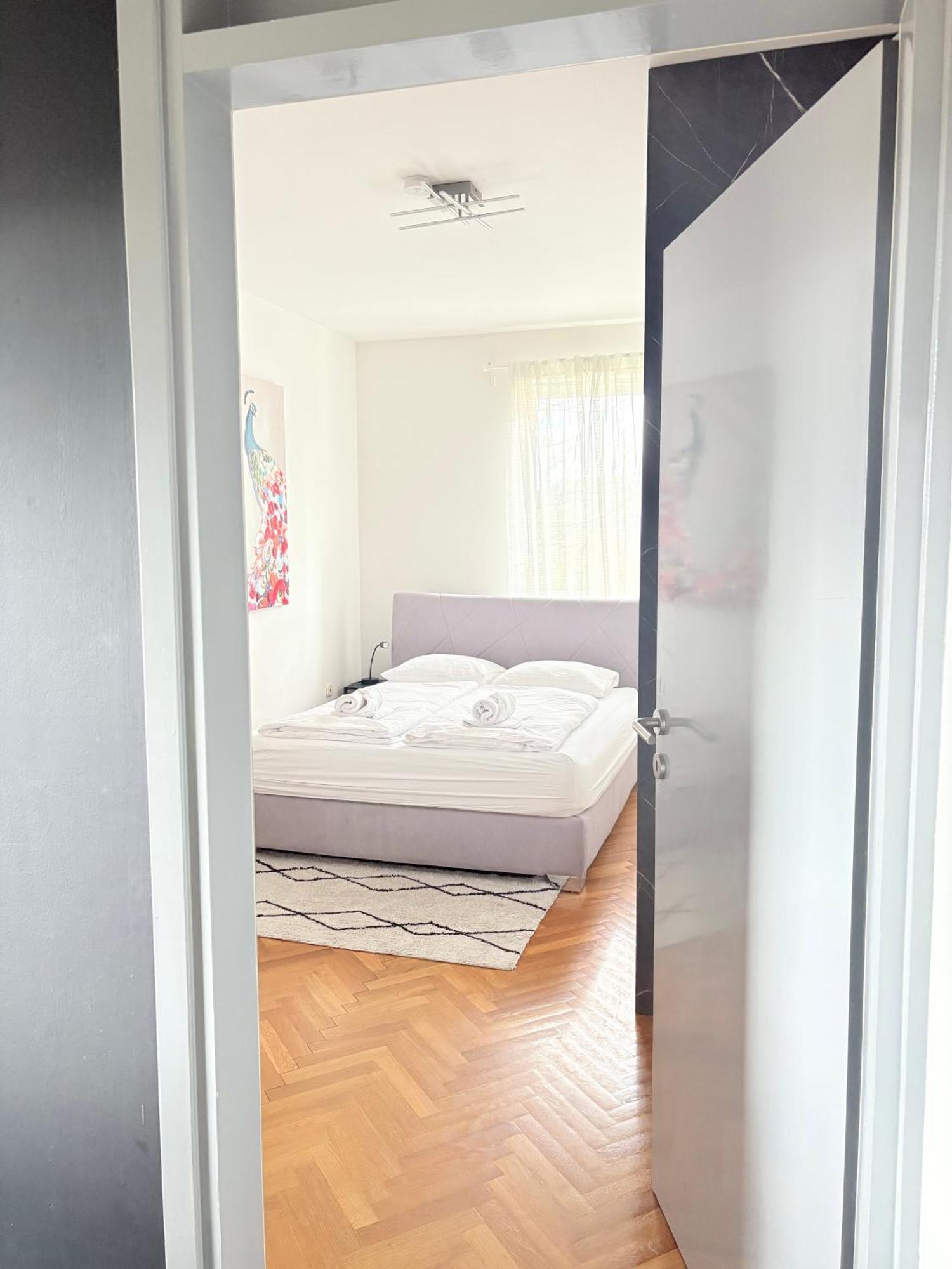 Franko's Cozy With Garage Apartment *