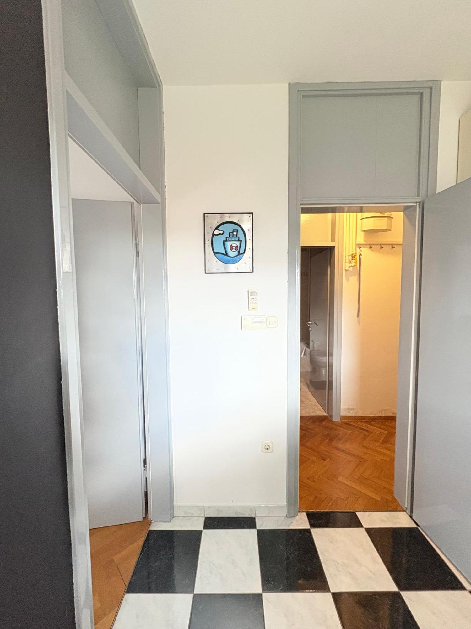 Apartment Franko's Cozy With Garage *