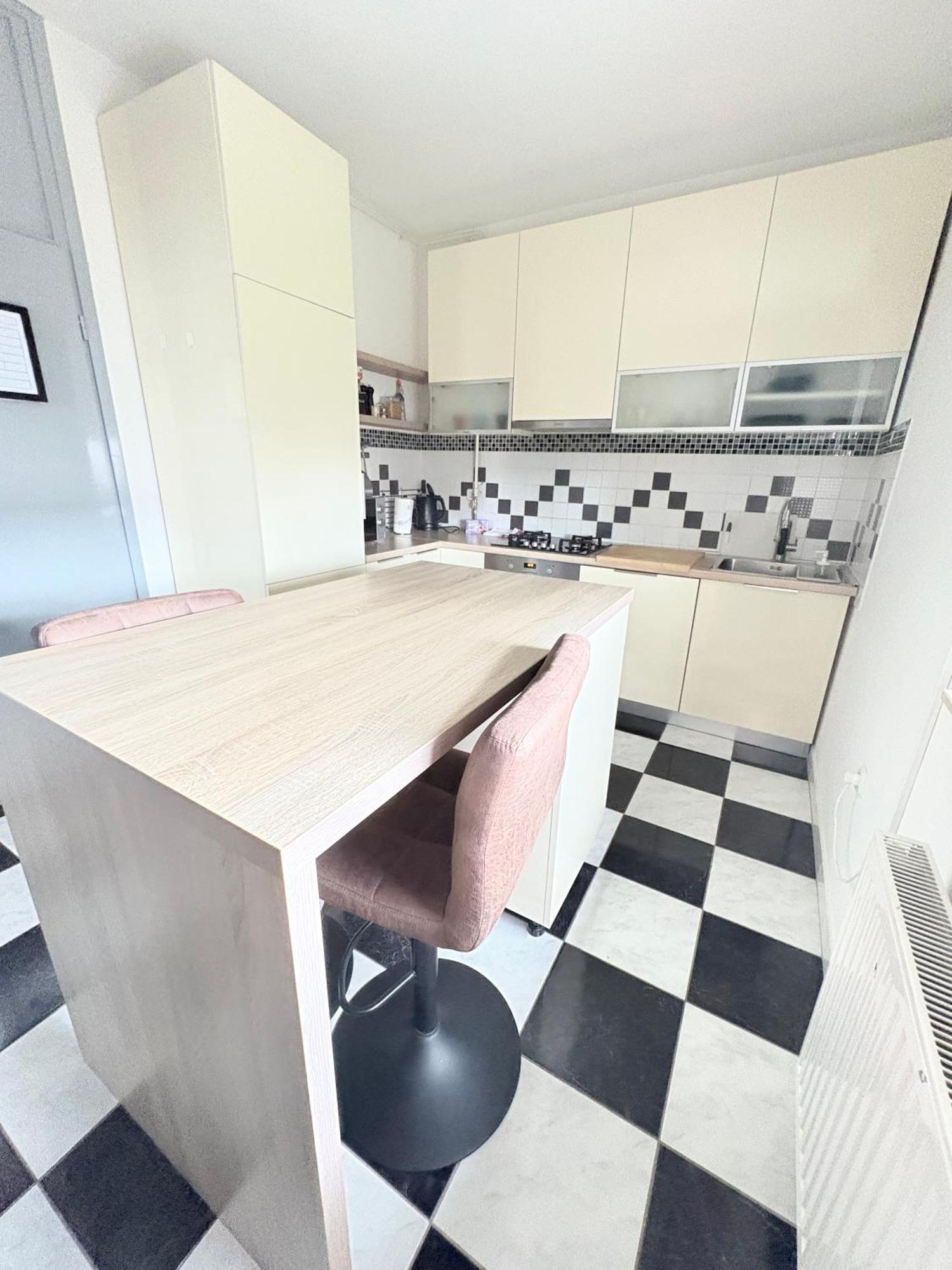 Apartman Franko's Cozy With Garage