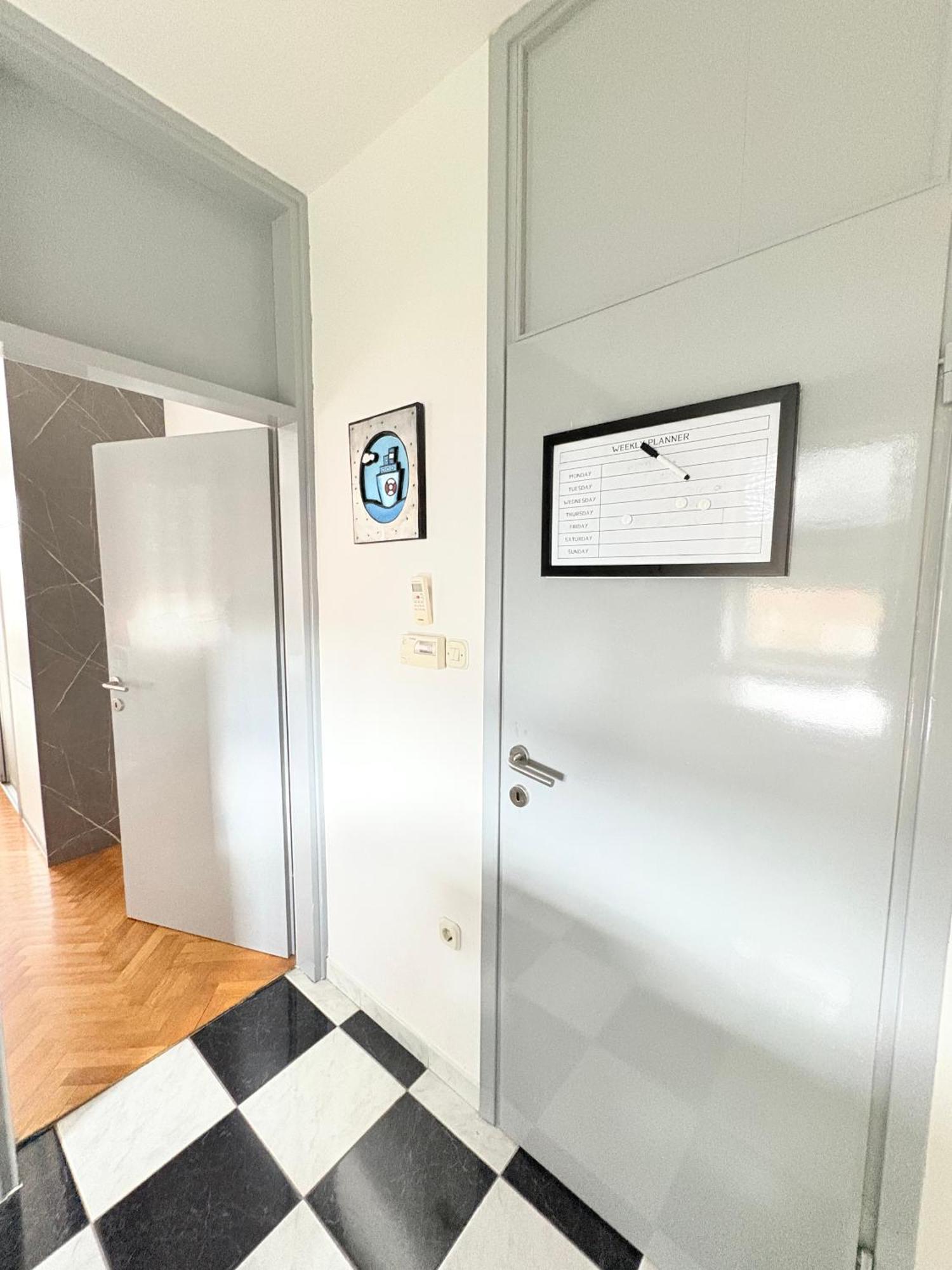 Franko's Cozy With Garage Apartment *