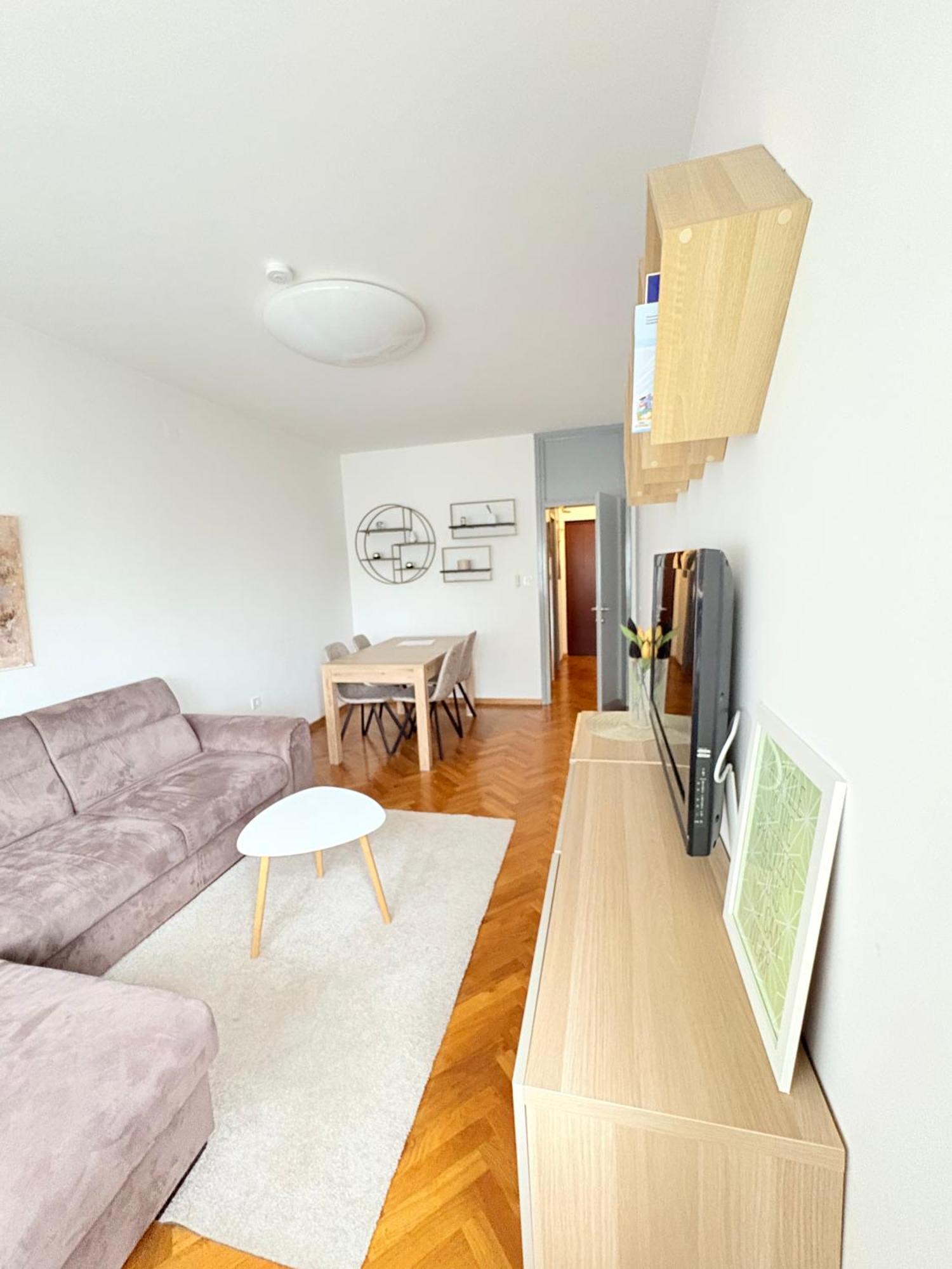 Franko's Cozy With Garage * Zagreb