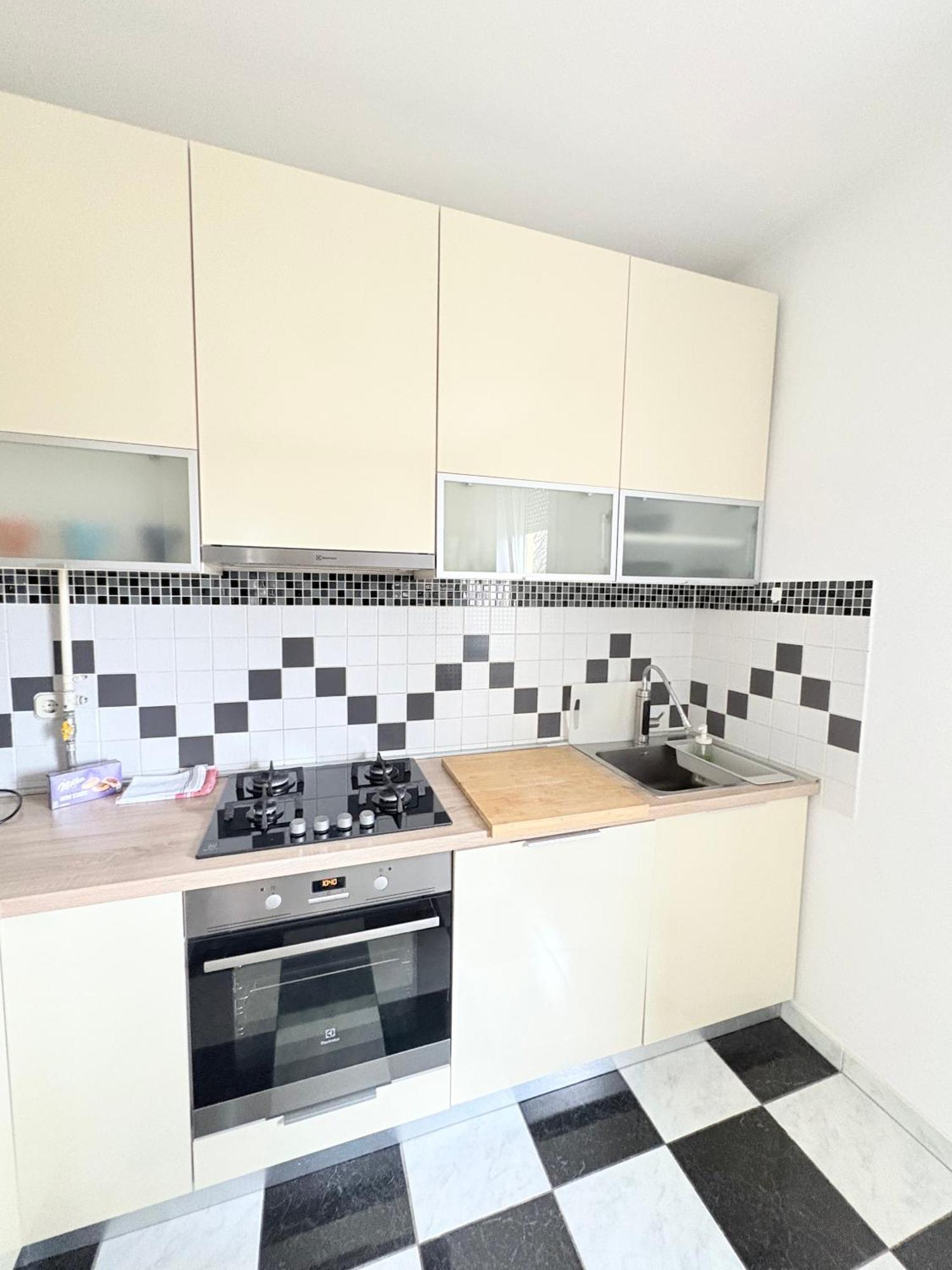 Apartman Franko's Cozy With Garage *